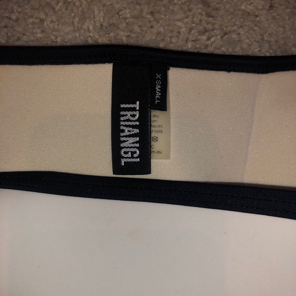 Triangle swimsuit - Picture 3 of 4